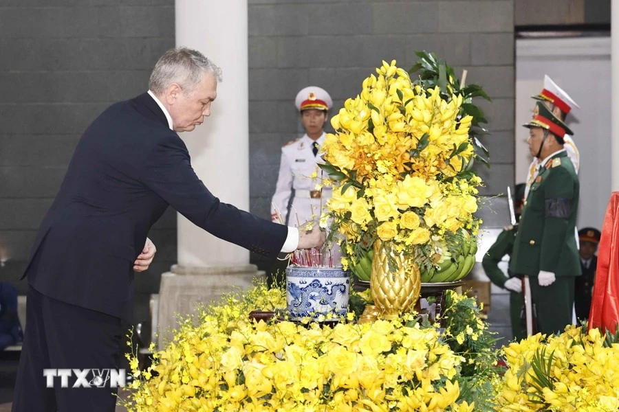 nga-vieng-tong-bi-thu (2).jpg