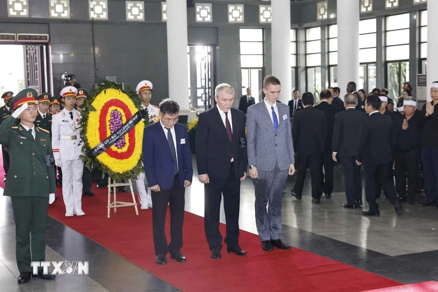 nga-vieng-tong-bi-thu (3).jpg