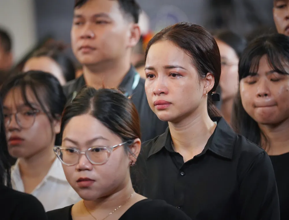 Tổng Bí thư Nguyễn Phú Trọng: Người lãnh đạo giữ vững giá trị 'liêm chính' và 'danh dự' -nguoi-dan-tp.hcm-vieng-tong-bi-thu (6).jpg