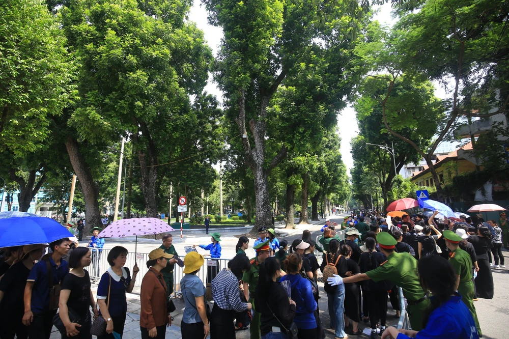 vieng-ha-noi-10h (6).jpg