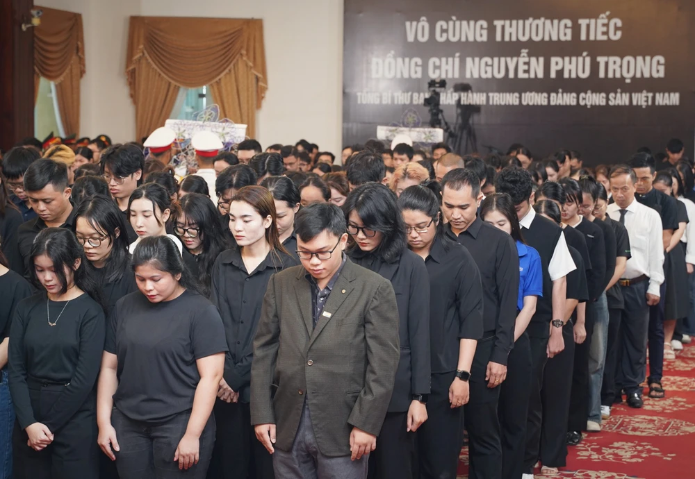 vieng-tai-hoi-truong-thong-nhat-thuan-van (2).jpg