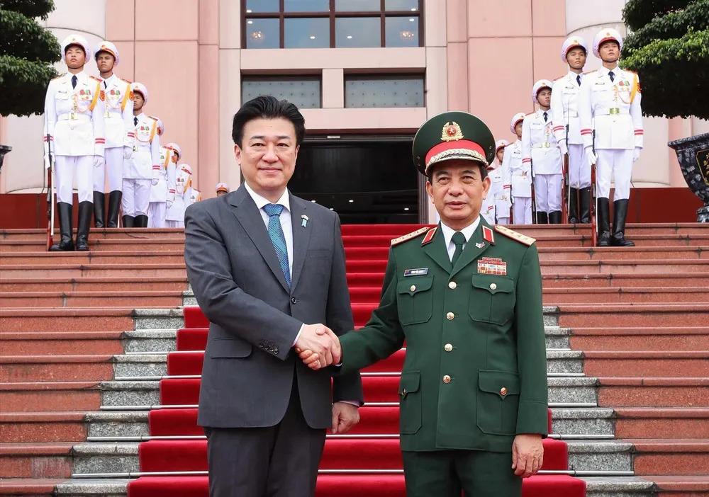 Đại tướng, Bộ trưởng Quốc phòng Phan Văn Giang và Bộ trưởng Quốc phòng Nhật Bản Kihara Minoru tại lễ đón. Ảnh: TTXVN Đại tướng Phan Văn Giang chủ trì lễ đón, hội đàm với Bộ trưởng Bộ Quốc phòng Nhật Bản