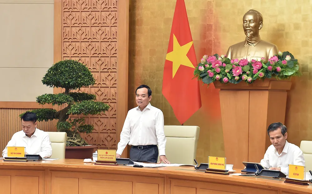 Phó Thủ tướng Trần Lưu Quang yêu cầu quyết liệt hơn trong công tác chống buôn lậu, hàng giả. Ảnh: VGP Bộ Công an thông tin về tình hình buôn lậu vàng