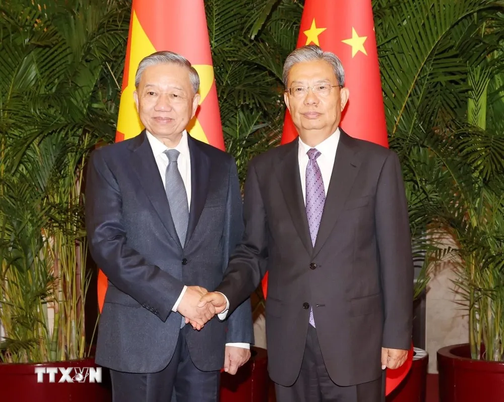 Tổng Bí thư, Chủ tịch nước Tô Lâm hội kiến Ủy viên trưởng Nhân đại toàn quốc Trung Quốc Triệu Lạc Tế. Ảnh: TTXVN tong-bi-thu-chu-tich-nuoc-to-lam-hoi-kien-cac-lanh-dao-cua-trung-quoc-trieu-lac-kien.jpg