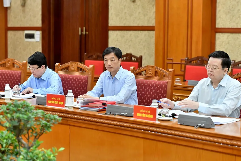 Các lãnh đạo Đảng, Nhà nước và các thành viên Tiểu ban dự cuộc họp. Ảnh: VGP tong-bi-thu-chu-tich-nuoc-to-lam-chu-tri-hop-tieu-ban-nhan-su-dai-hoi-xiv-cua-dang-5.jpeg