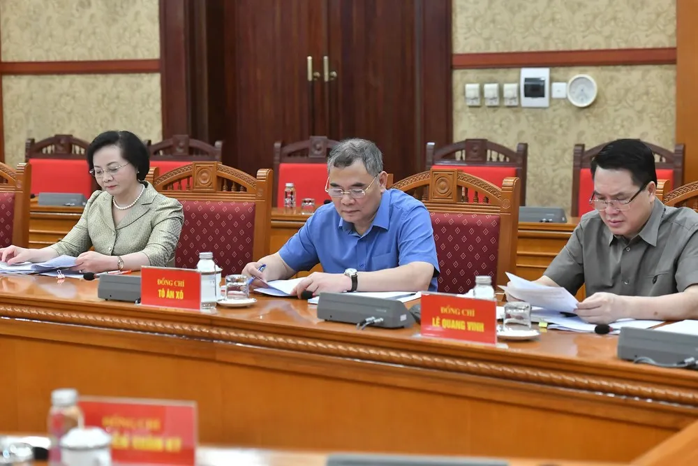 Các thành viên Tiểu ban dự cuộc họp. Ảnh: VGP tong-bi-thu-chu-tich-nuoc-to-lam-chu-tri-hop-tieu-ban-nhan-su-dai-hoi-xiv-cua-dang-6.jpeg