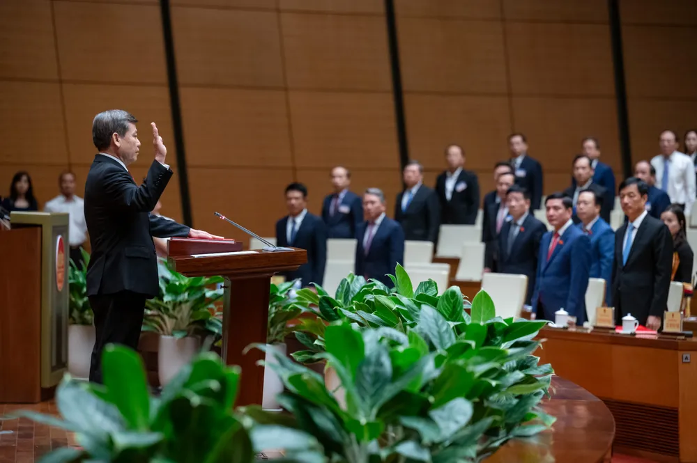 Tân Chánh án TAND Tối cao Lê Minh Trí tuyên thệ nhậm chức. Ảnh: PHẠM THẮNG Chia sẻ của ông Lê Minh Trí khi nhận nhiệm vụ mới