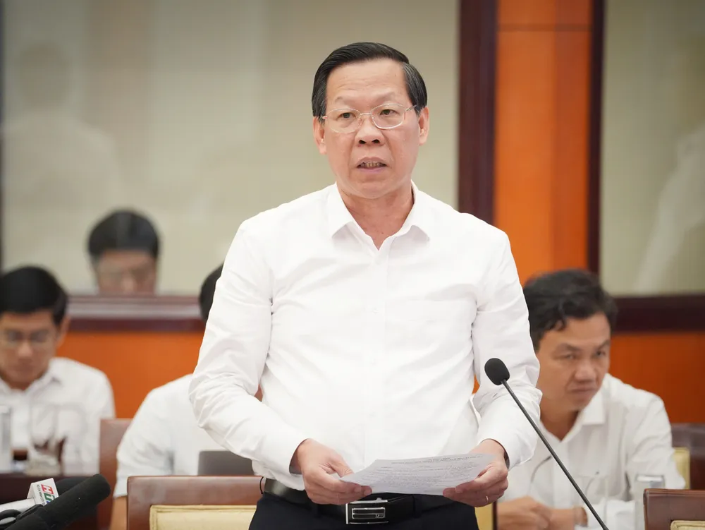 Chủ tịch UBND TP.HCM Phan Văn Mãi làm chủ tịch hội đồng thẩm định bảng giá đất TP.HCM. Chủ tịch UBND TP.HCM Phan Văn Mãi nhận thêm nhiệm vụ mới