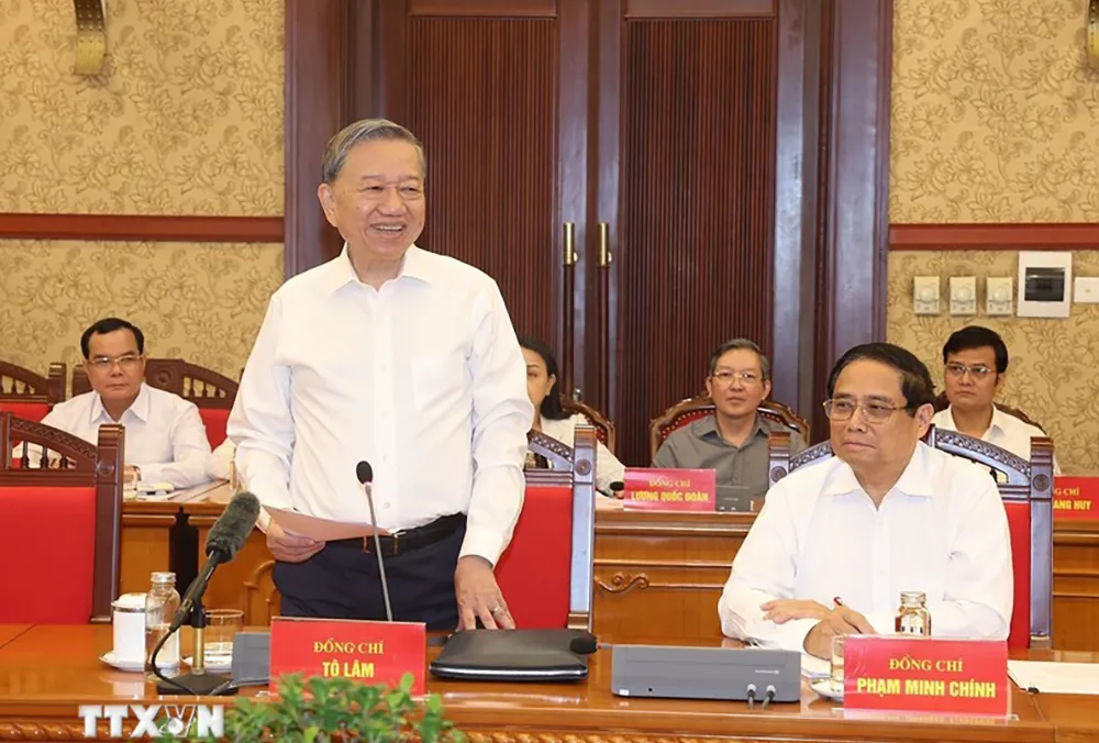 Tổng Bí thư, Chủ tịch nước Tô Lâm chỉ đạo tại phiên họp Tiểu ban Văn kiện Đại hội XIV của Đảng. Ảnh: TTXVN tong-bi-thu-chu-tich-nuoc-to-lam-yeu-cau-quan-triet-sau-sac-3-nguyen-tac-xay-dung-van-kien-dai-hoi-xiv-2.jpg
