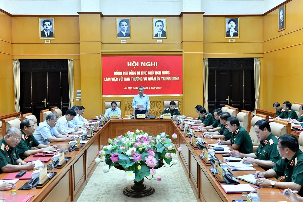 Tổng Bí thư, Chủ tịch nước Tô Lâm, Bí thư Quân ủy Trung ương chủ trì làm việc với Ban Thường vụ Quân ủy Trung ương. Ảnh: BÁO NHÂN DÂN tong-bi-thu-chu-tich-nuoc-to-lam-ngan-nguy-co-xung-dot-tranh-bi-co-lap-le-thuoc.jpg