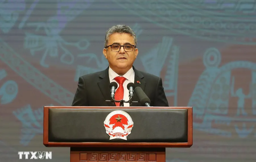Ngài Saadi Salama, Đại sứ Palestine tại Việt Nam, Trưởng đoàn Ngoại giao phát biểu chúc mừng. Ảnh: TTXVN tong-bi-thu-chu-tich-nuoc-nhat-dinh-viet-nam-se-tien-vao-ky-nguyen-vuon-minh-cua-dan-toc-dai-su-palestine.jpg