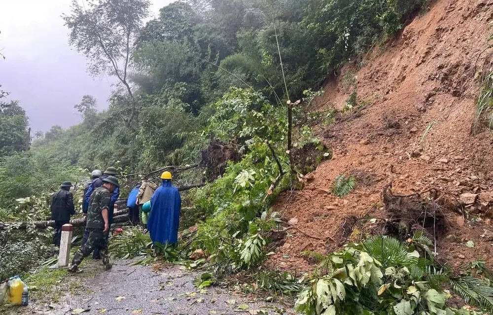 Sạt lở đất tại Cao Bằng: Vẫn chưa thể tiếp cận hiện trường 20 người mất tích