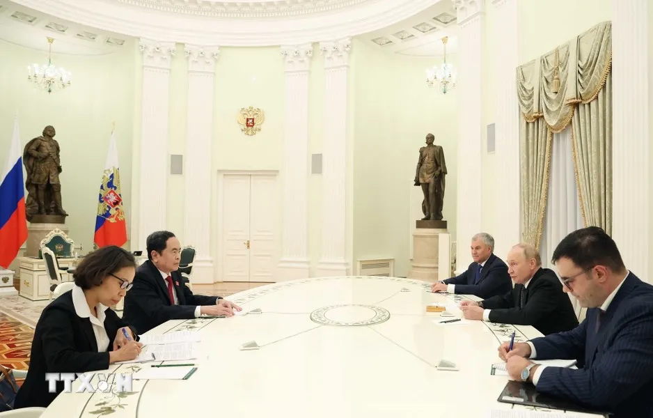 Quang cảnh buổi hội kiến của Chủ tịch Quốc hội Trần Thanh Mẫn với Tổng thống Nga Putin. Ảnh: TTXVN Chủ tịch Quốc hội Trần Thanh Mẫn hội kiến Tổng thống Nga Putin