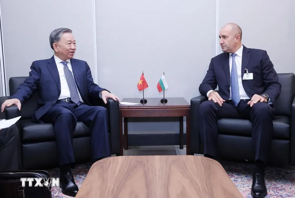 Tổng Bí thư, Chủ tịch nước Tô Lâm gặp Tổng thống Bulgaria Rumen Radev. Ảnh: TTXVN tong-bi-thu-chu-tich-nuoc-to-lam-gap-tong-thong-bulgaria-phan-lan-va-thai-tu-kuwait.jpg