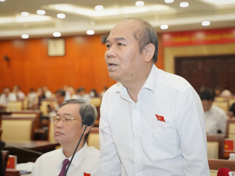 ĐB Trần Văn Bảy, Chánh Thanh tra TP.HCM. Ảnh: THUẬN VĂN Chanh-thanh-tra-tp.hcm-tran-van-bay-trung-tam-hanh-chinh-cong-tp.hcm.jpg