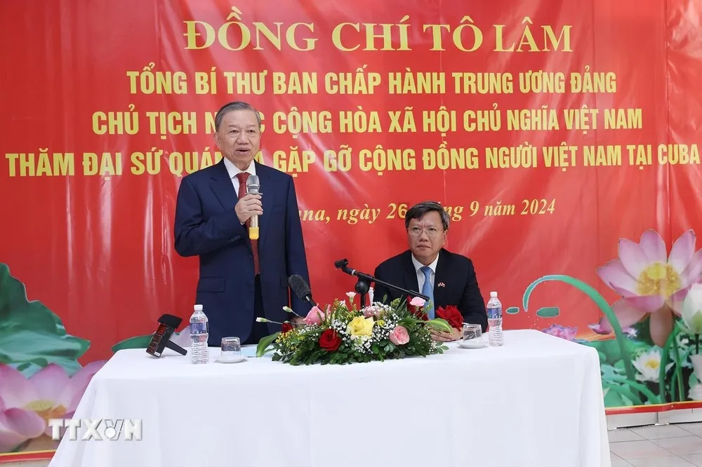 Tổng Bí thư, Chủ tịch nước Tô Lâm nói chuyện với cán bộ, nhân viên Đại sứ quán và cộng đồng người Việt Nam đang sinh sống, làm việc và học tập tại Cuba. Ảnh: TTXVN tong-bi-thu-chu-tich-nuoc-to-lam-noi-ve-tinh-huu-nghi-dac-biet-viet-nam-cuba-1.jpg