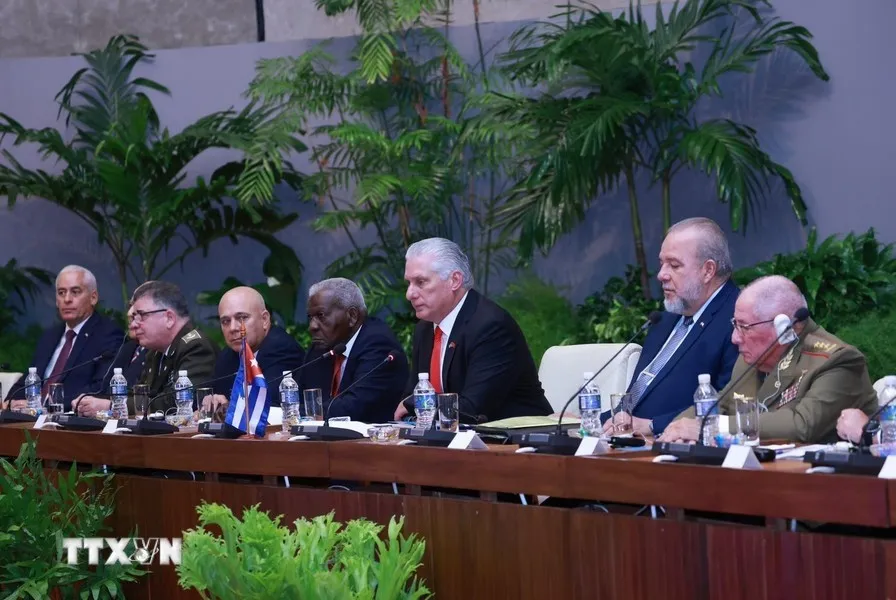 Bí thư thứ nhất Đảng Cộng sản Cuba, Chủ tịch Cuba Miguel Diaz Canel Bermudez phát biểu tại cuộc hội đàm với Tổng Bí thư, Chủ tịch nước Tô Lâm. Ảnh: TTXVN viet-nam-cuba-xa-nhau-hang-van-dam-nhung-long-dan-hai-nuoc-gan-nhau-nhu-anh-em-mot-nha-1.jpg