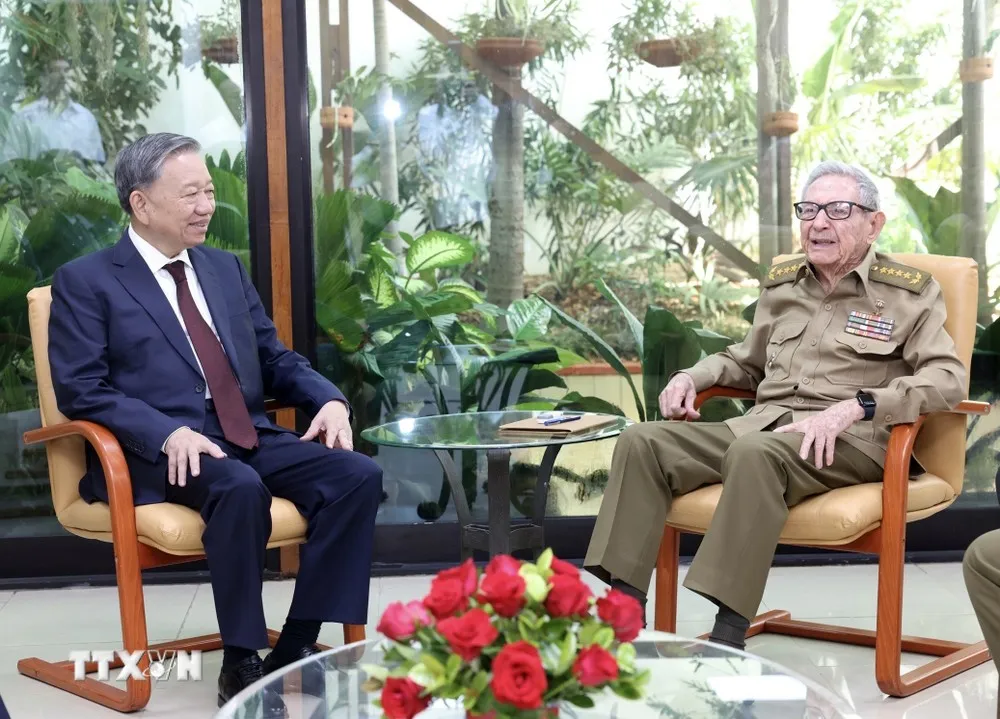 Đại tướng Raul Castro mong sẽ sớm sang thăm Việt Nam