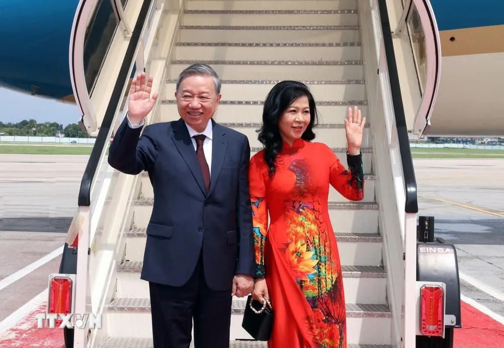 Tổng Bí thư, Chủ tịch nước Tô Lâm và phu nhân rời Sân bay quốc tế Jose Marti ở thủ đô La Habana, kết thúc tốt đẹp chuyến thăm cấp Nhà nước tới Cuba. Ảnh: TTXVN Tổng Bí thư, Chủ tịch nước Tô Lâm và Phu nhân rời La Habana, kết thúc tốt chuyến thăm Cuba
