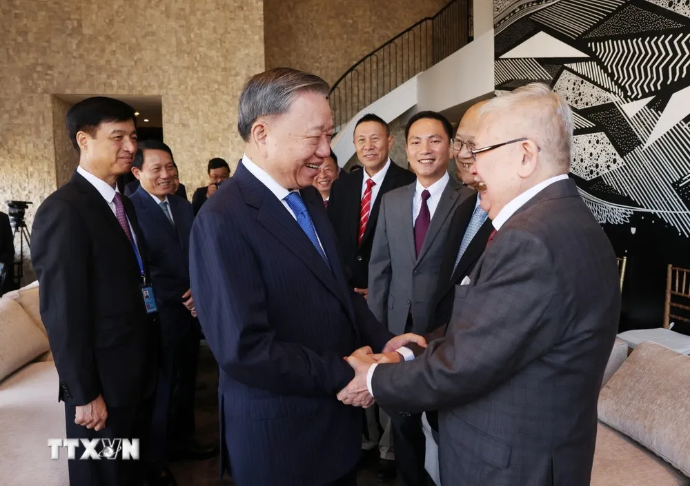 Tổng Bí thư, Chủ tịch nước Tô Lâm tại buổi gặp gỡ thân mật nhóm trí thức các thế hệ người Việt Nam sinh sống tại TP Houston. Ảnh: TTXVN Tổng Bí thư, Chủ tịch nước Tô Lâm cũng đã dành thời gian gặp gỡ thân mật nhóm trí thức các thế hệ người Việt Nam sinh sống tại TP Houston.jpg