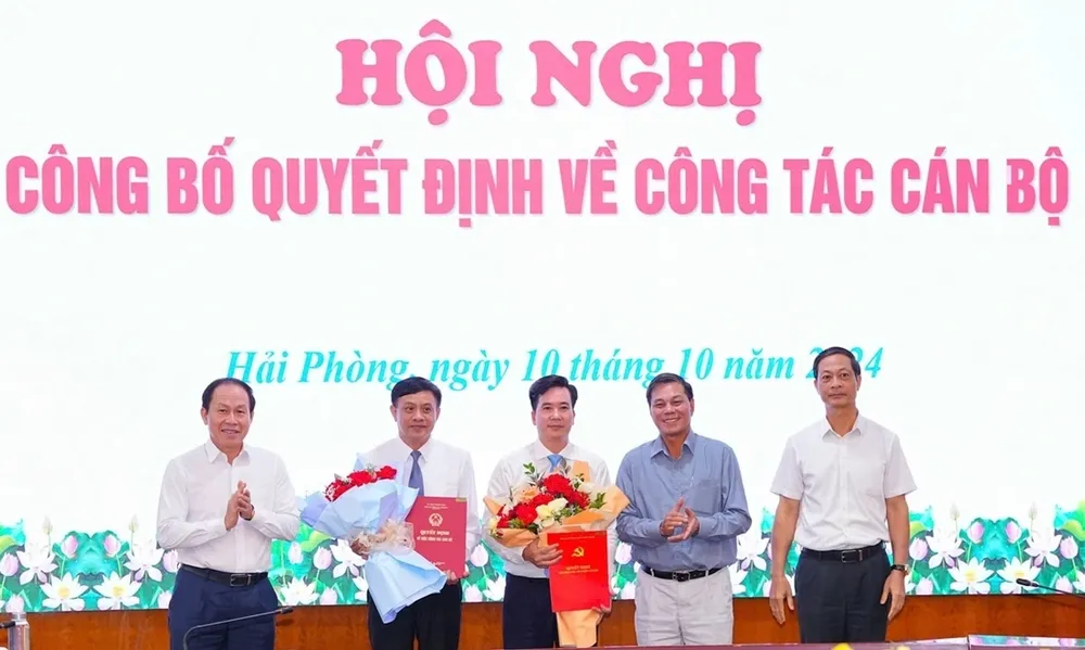 Nhân sự tuần qua: Bộ Công an điều động, bổ nhiệm giám đốc, phó giám đốc 3 tỉnh, thành