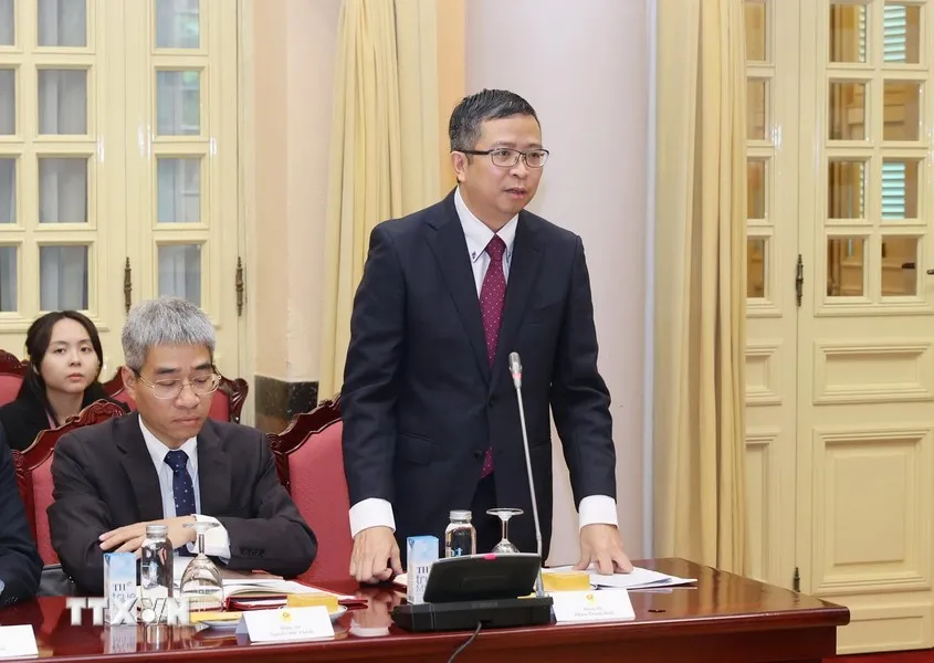 tong-bi-thu-chu-tich-nuoc-trao-quyet-dinh-bo-nhiem-15-dai-su-viet-nam-tai-cac-nuoc (1).jpg