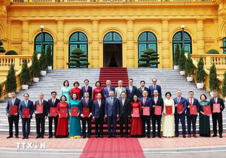 Tổng Bí thư, Chủ tịch nước trao quyết định bổ nhiệm 15 Đại sứ Việt Nam tại các nước