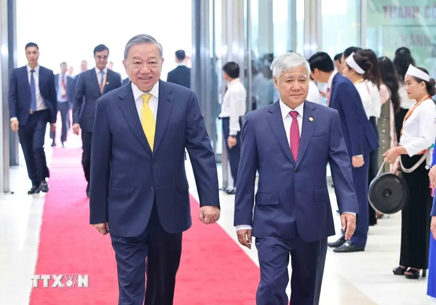 tong-bi-thu-chu-tich-nuoc-to-lam-cung-hon-1-000-dai-bieu-du-dai-hoi-mat-tran-to-quoc-viet-nam (13).jpg