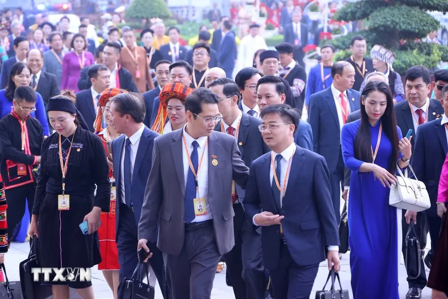 tong-bi-thu-chu-tich-nuoc-to-lam-cung-hon-1-000-dai-bieu-du-dai-hoi-mat-tran-to-quoc-viet-nam (5).jpg