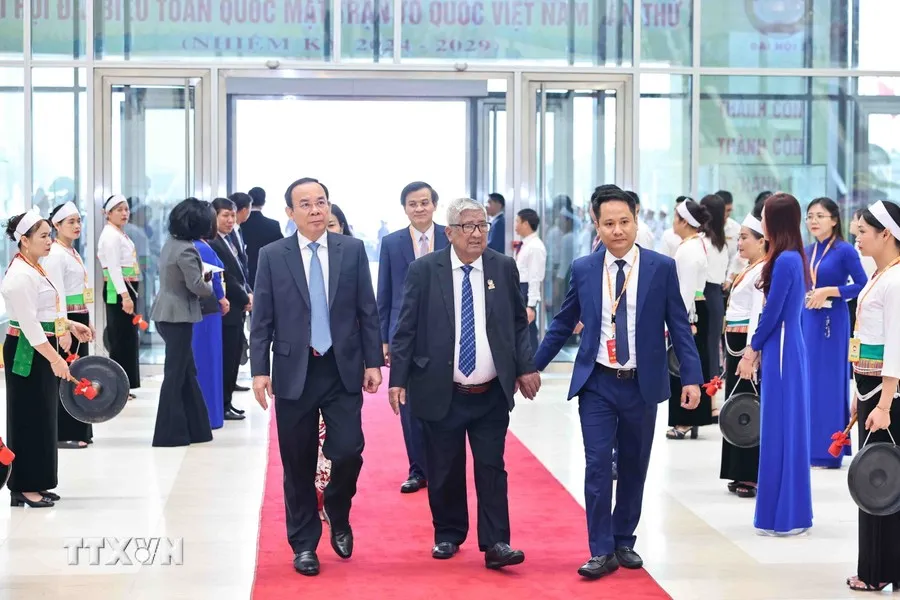 tong-bi-thu-chu-tich-nuoc-to-lam-cung-hon-1-000-dai-bieu-du-dai-hoi-mat-tran-to-quoc-viet-nam (7).jpg