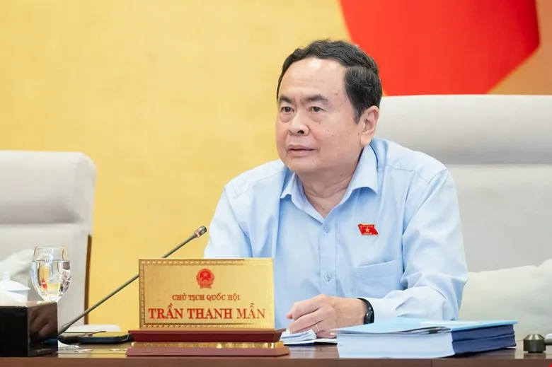 Ủy ban Thường vụ Quốc hội bổ nhiệm ông Hoàng Văn Chương và ông Nguyễn Hoàng Hải, giữ chức Trợ lý Ủy viên Bộ Chính trị, Chủ tịch Quốc hội Trần Thanh Mẫn. Ảnh: QH Bổ nhiệm 2 Trợ lý Chủ tịch Quốc hội