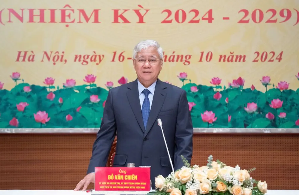Ông Đỗ Văn Chiến, Chủ tịch Ủy ban Trung ương MTTQ Việt Nam, chủ trì họp báo trưa 18-10. Ảnh: Q.VINH Ông Đỗ Văn Chiến: 'Sau công khai sao kê, tiền ủng hộ về Mặt trận tăng rất nhanh'