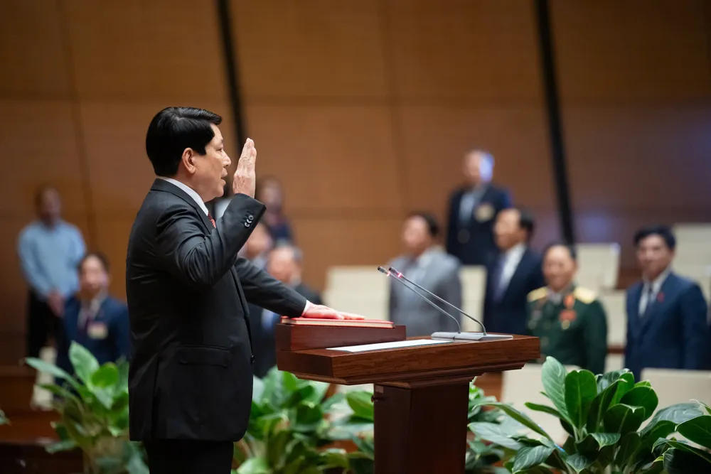 Tân Chủ tịch nước Lương Cường tuyên thệ nhậm chức. Ảnh: PHẠM THẮNG chu-tich-nuoc-luong-cuong-tuyet-nhien-khong-nghi-khong-mo-lam-den-cap-nay-chuc-kia-1.jpg