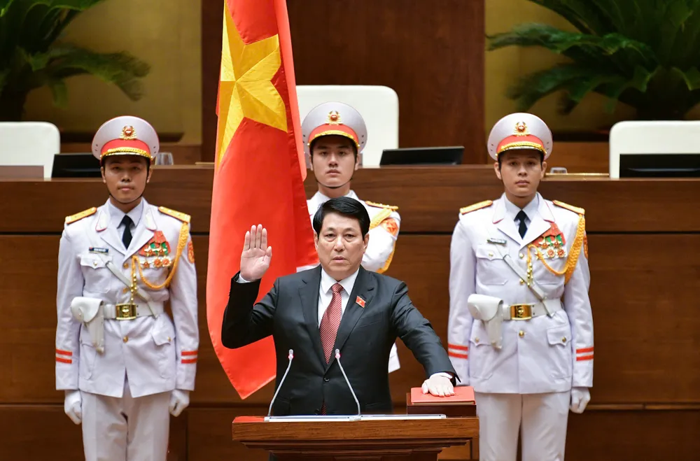 Tân Chủ tịch nước Lương Cường tuyên thệ nhậm chức. Ảnh: PHẠM THẮNG Tân Chủ tịch nước Lương Cường: Bảo đảm cao nhất lợi ích quốc gia - dân tộc