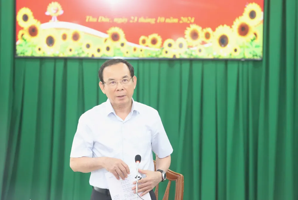 Bí thư Nguyễn Văn Nên đưa ra một số nhiệm vụ trọng tâm cho TP Thủ Đức. Ảnh: THANH THÙY Bí thư Nguyễn Văn Nên: TP Thủ Đức cần giải quyết dứt điểm những vụ án có liên quan tới cán bộ trước thềm đại hội