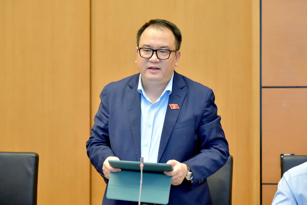ĐB Phạm Trọng Nghĩa (đoàn Lạng Sơn). Ảnh: QH phan-cap-phan-quyen-de-dau-tu-cong-nhanh-hon-pham-trong-nghia.jpg