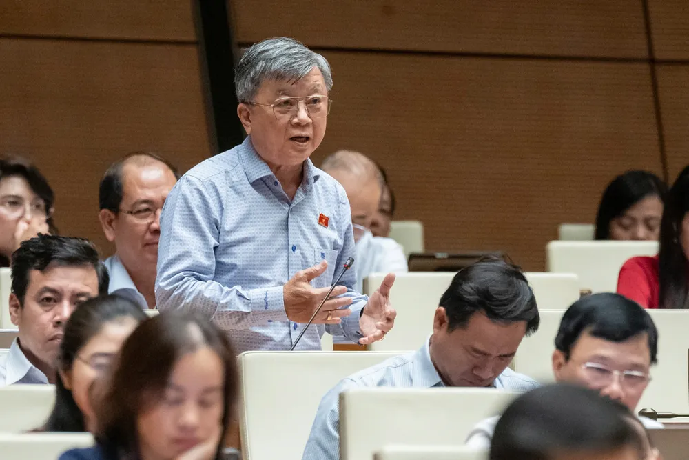 Tiết kiệm tài nguyên, không để lại gánh nặng cho thế hệ mai sau