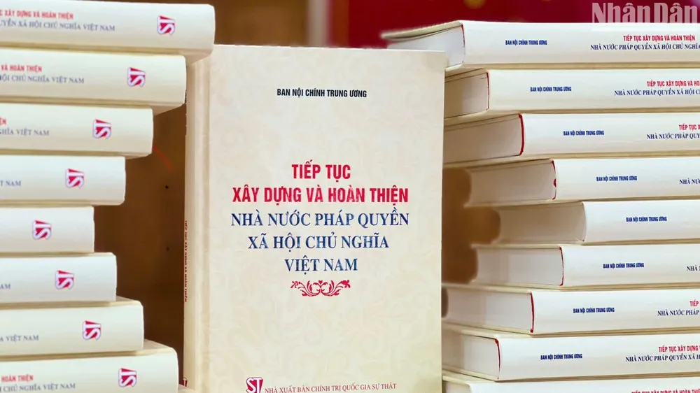 Ra mắt 1 cuốn sách mới về xây dựng và hoàn thiện Nhà nước pháp quyền XHCN Việt Nam