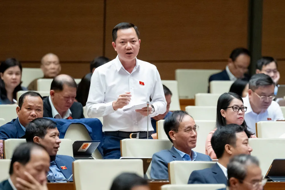 Đại biểu Trịnh Xuân An (đoàn Đồng Nai). Ảnh: PHẠM THẮNG tang-thue-tieu-thu-dac-biet-thuoc-la-ruou-bia-can-co-lo-trinh-trinh-xuan-an.jpg