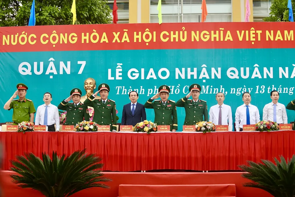 Bí thư Nguyễn Văn Nên động viên các thanh niên TP.HCM lên đường nhập ngũ