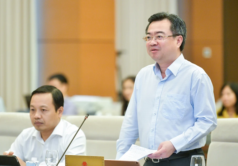 Quốc hội miễn nhiệm chức vụ Bộ trưởng với các ông Nguyễn Thanh Nghị, Huỳnh Thành Đạt