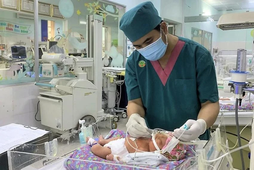 Bộ Chính trị đồng ý đề xuất không kỷ luật trường hợp sinh con thứ ba