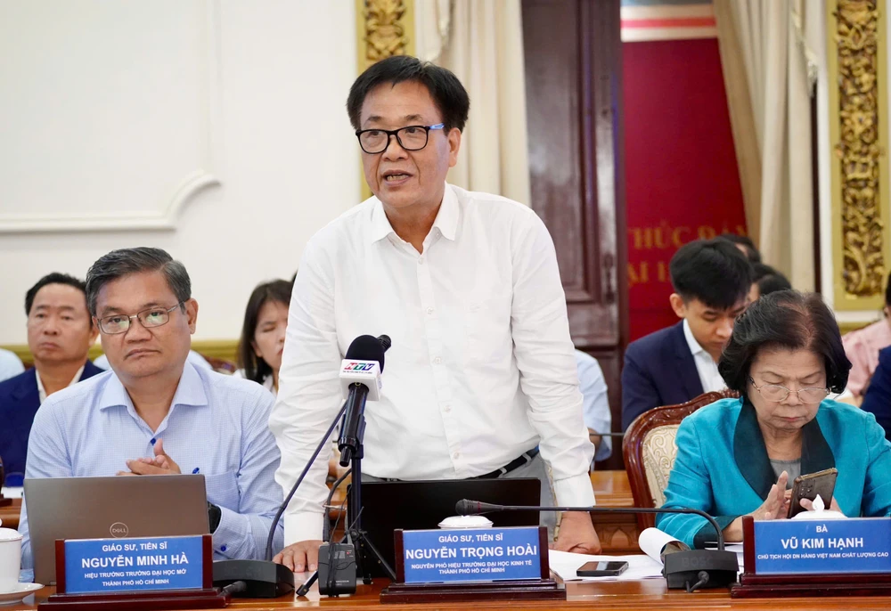 GS-phan-trong-hoai.jpg