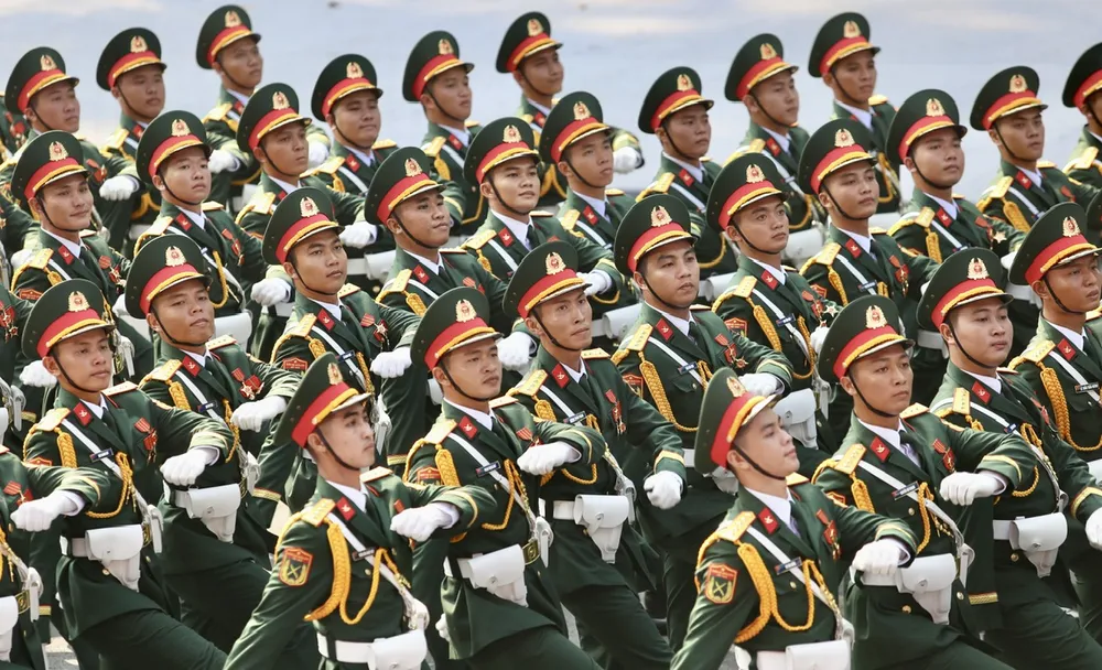 Khối Sĩ quan Lục quân - lực lượng nòng cốt của Quân đội nhân dân Việt Nam, tiến vào lễ đài. Ảnh: HOÀNG GIANG hg-khoi-luc-quan.jpg