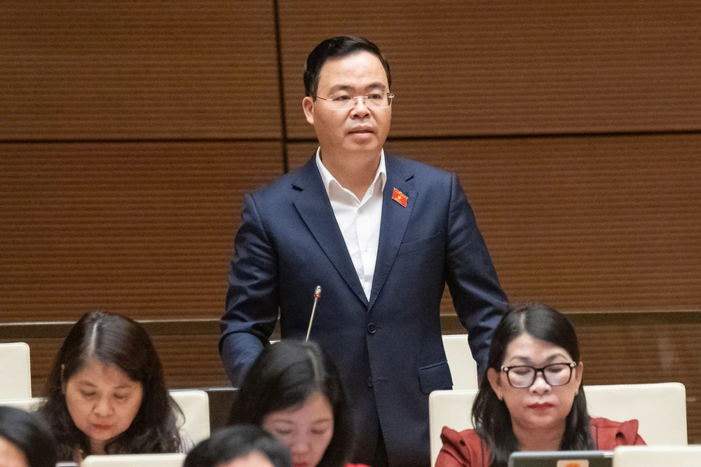 TS. Trần Văn Khải, Phó Chủ nhiệm Ủy ban Khoa học, Công nghệ và Môi trường của QH. Ảnh: QH ban-khoan-khi-ubnd-cap-xa-duoc-quyet-dinh-khu-vuc-bo-phieu-bau-cu-tran-van-khai.jpg