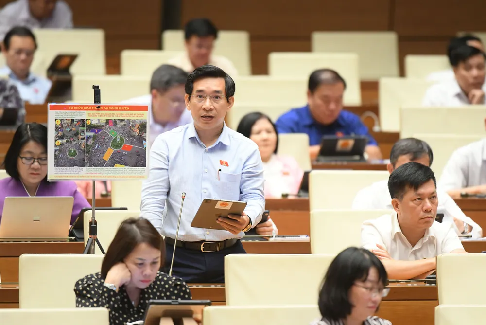 Đại biểu Nguyễn Văn Cảnh: TP.HCM thiệt hại khoảng 6 tỉ USD/năm do ùn tắc giao thông