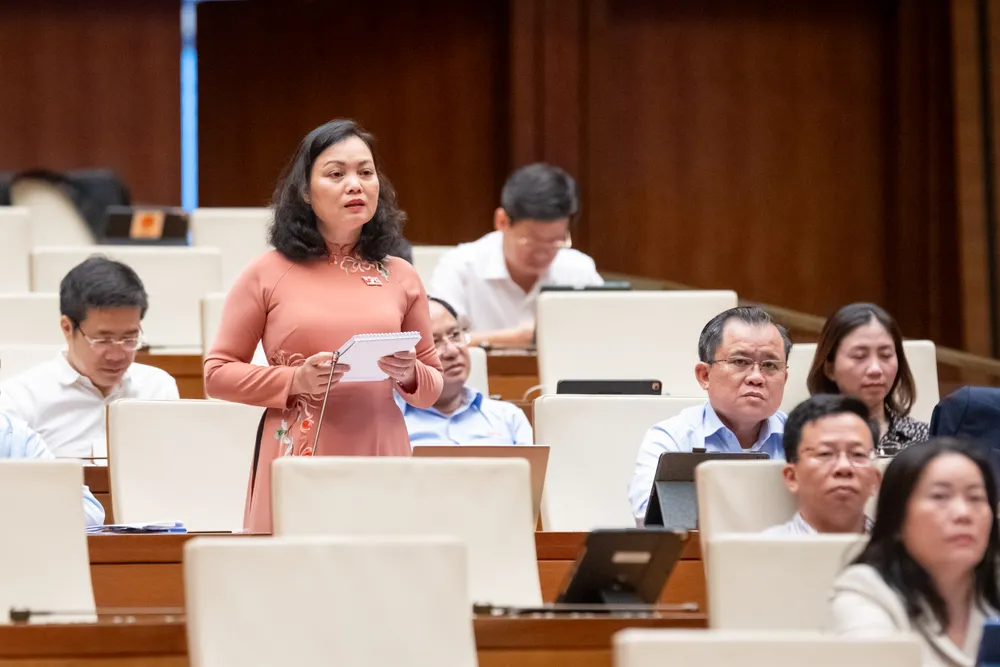 Bộ trưởng Bộ Y tế nói về việc 'khi nào chi trả xong chế độ cho lực lượng chống COVID-19'?