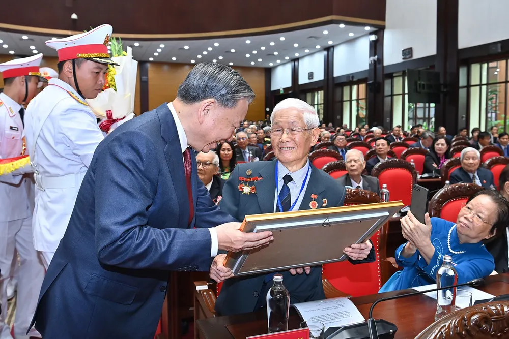 Tổng Bí thư chia sẻ về định hướng, lựa chọn nhân sự cho Đại hội XIV của Đảng