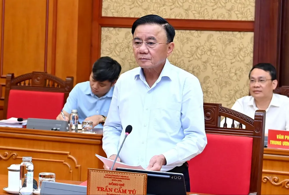 Bố trí 100% chủ tịch UBND, chánh án TAND tỉnh... không phải người địa phương