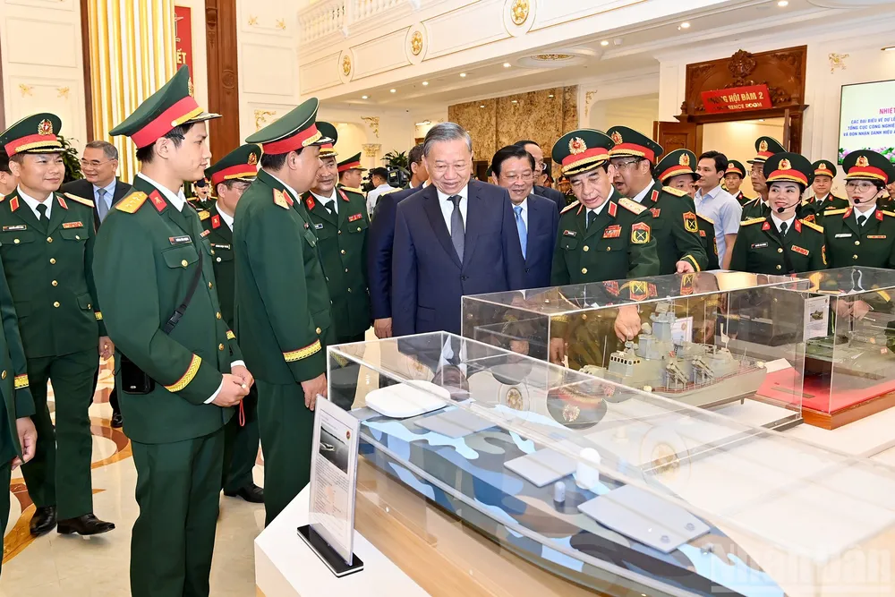 Tổng Bí thư Tô Lâm: Ưu tiên chế tạo, sản xuất vũ khí, khí tài hiện đại